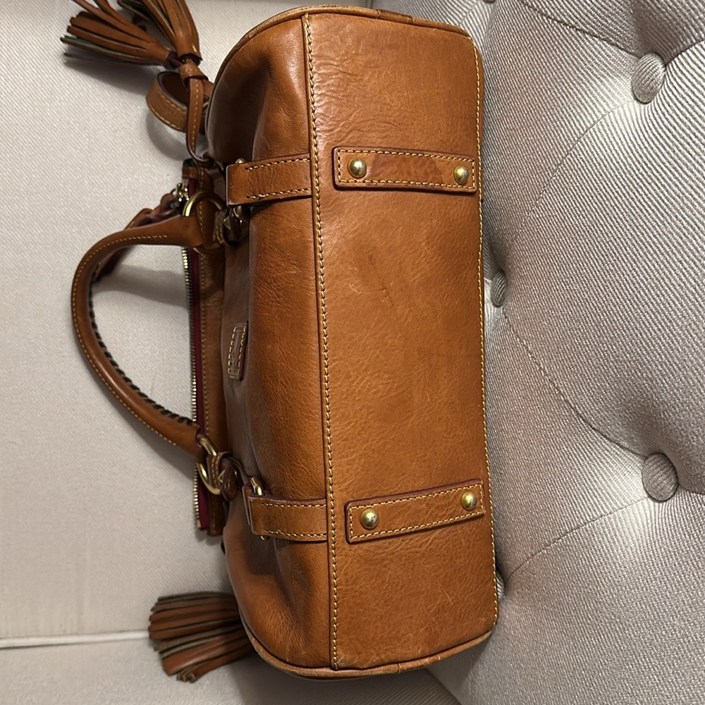 Dooney & Bourke Satchel Shoulder Handbag with adjustable strap for crossbody. - Picture 6 of 9